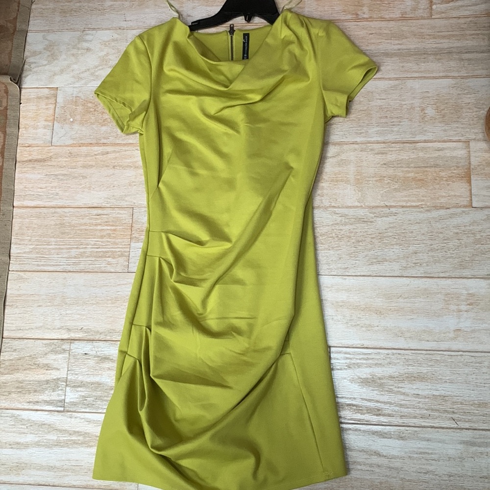 NWT Walter Baker 💚 Chartreuse Green Short Sleeve Ruched Tropical 🌴 Vibes Dress
